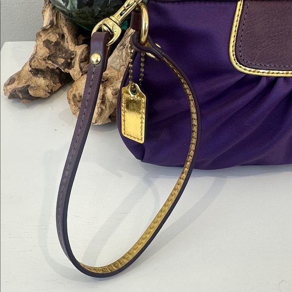 Coach Y2K Wristlet Clutch- 2008 - Picture 8 of 12